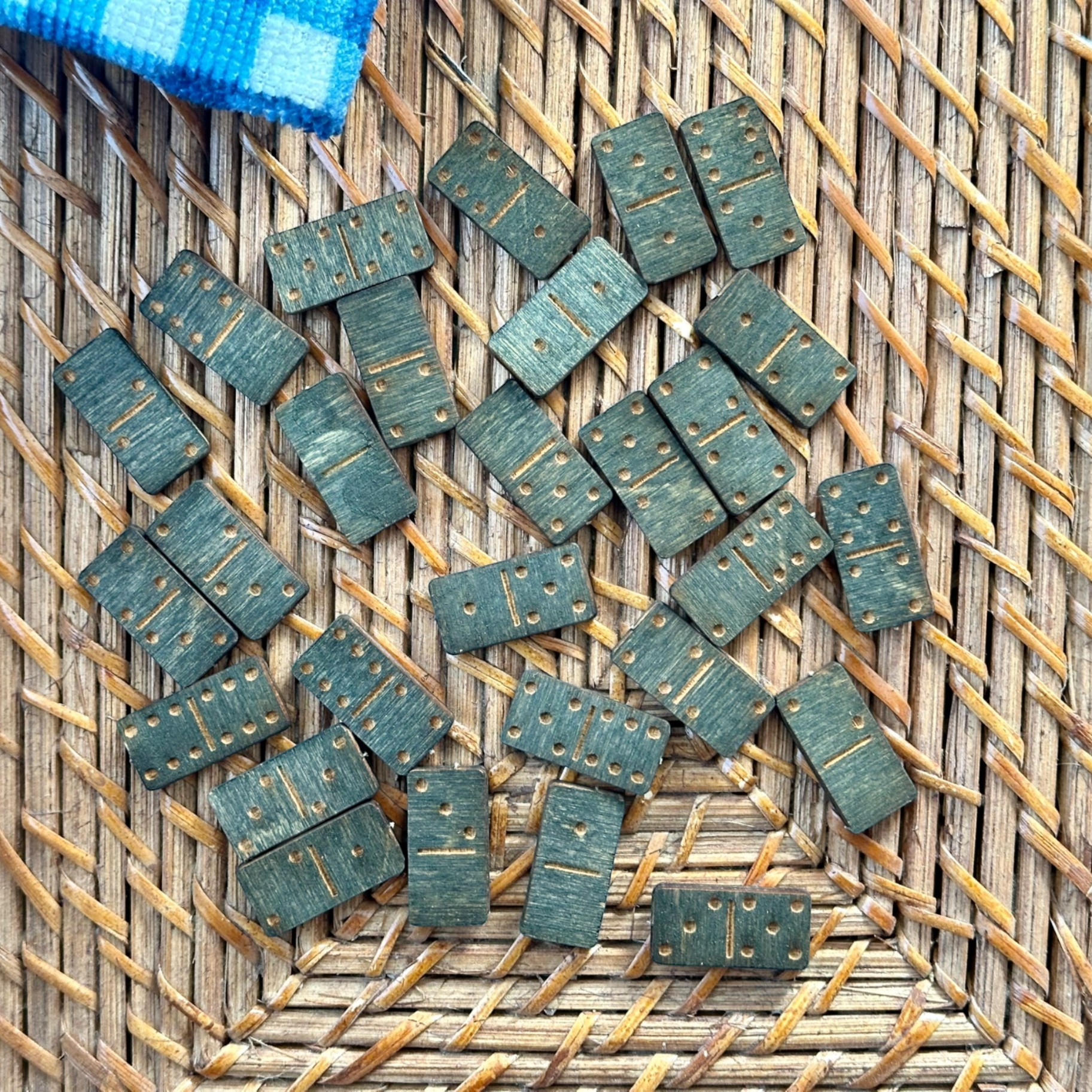 Games in the Round - Dominos - Image 2